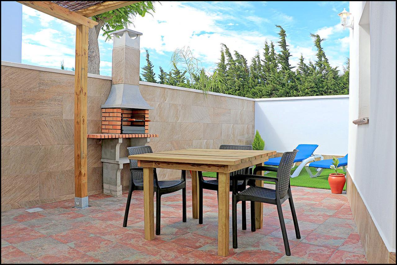 Bungalow La Roa V โกนิล เด ลาฟรอนเตรา ภายนอก รูปภาพ
